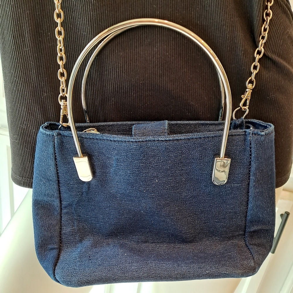 Chic Blue Crossbody Bag with Gold Chain